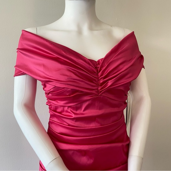Theia Couture Pink Off Shoulder Ruched Cocktail Dress Size 0 Bodycon Mini - Picture 3 of 6